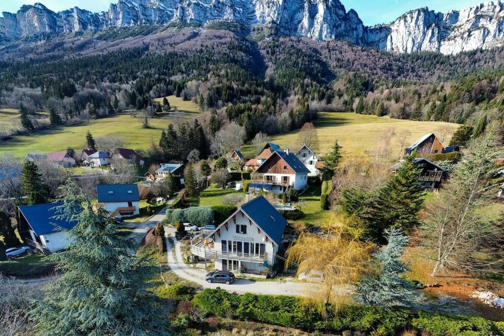 Maison Familiale En Montagne Avec Vue Merveilleuse Sur Le Massif De Belledonne Saint-Bernard  ภายนอก รูปภาพ
